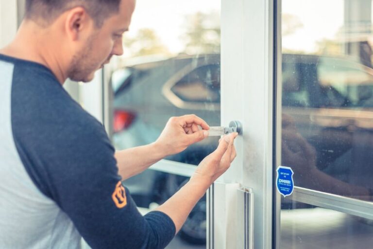 Commercial Emergency Lockout Assistance Kingston