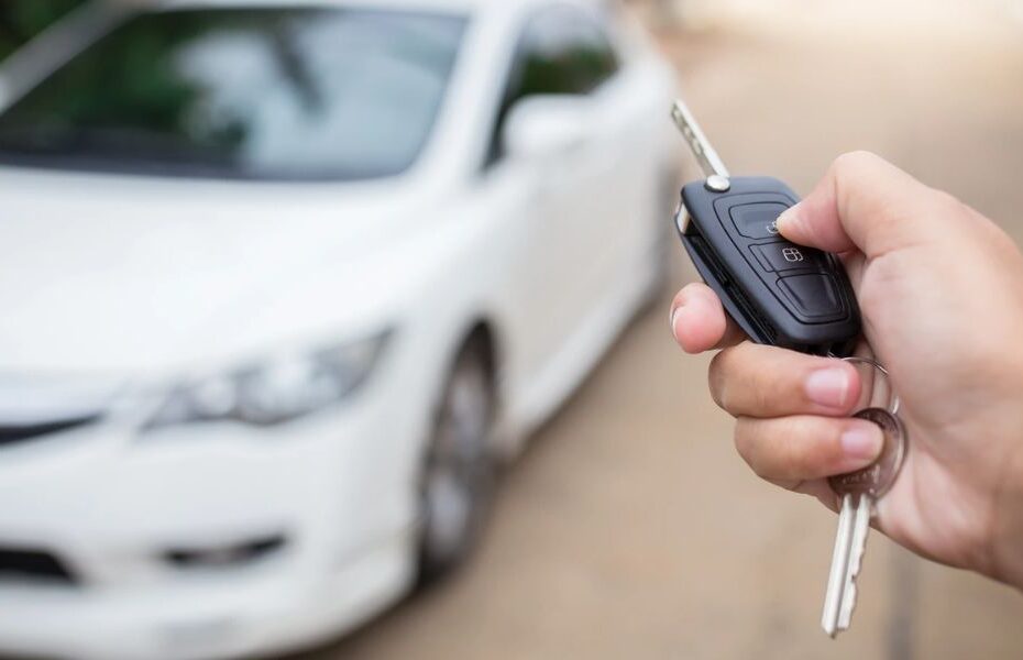 Can a Locksmith Cut a Car Key?